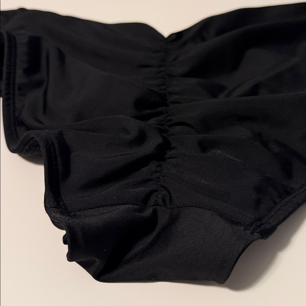 Alexis’s Swimwear BLACK TRI-TOP- Size F BLACK SCRUNCH BOTTOMS- Size 3 (Large) - Picture 8 of 13
